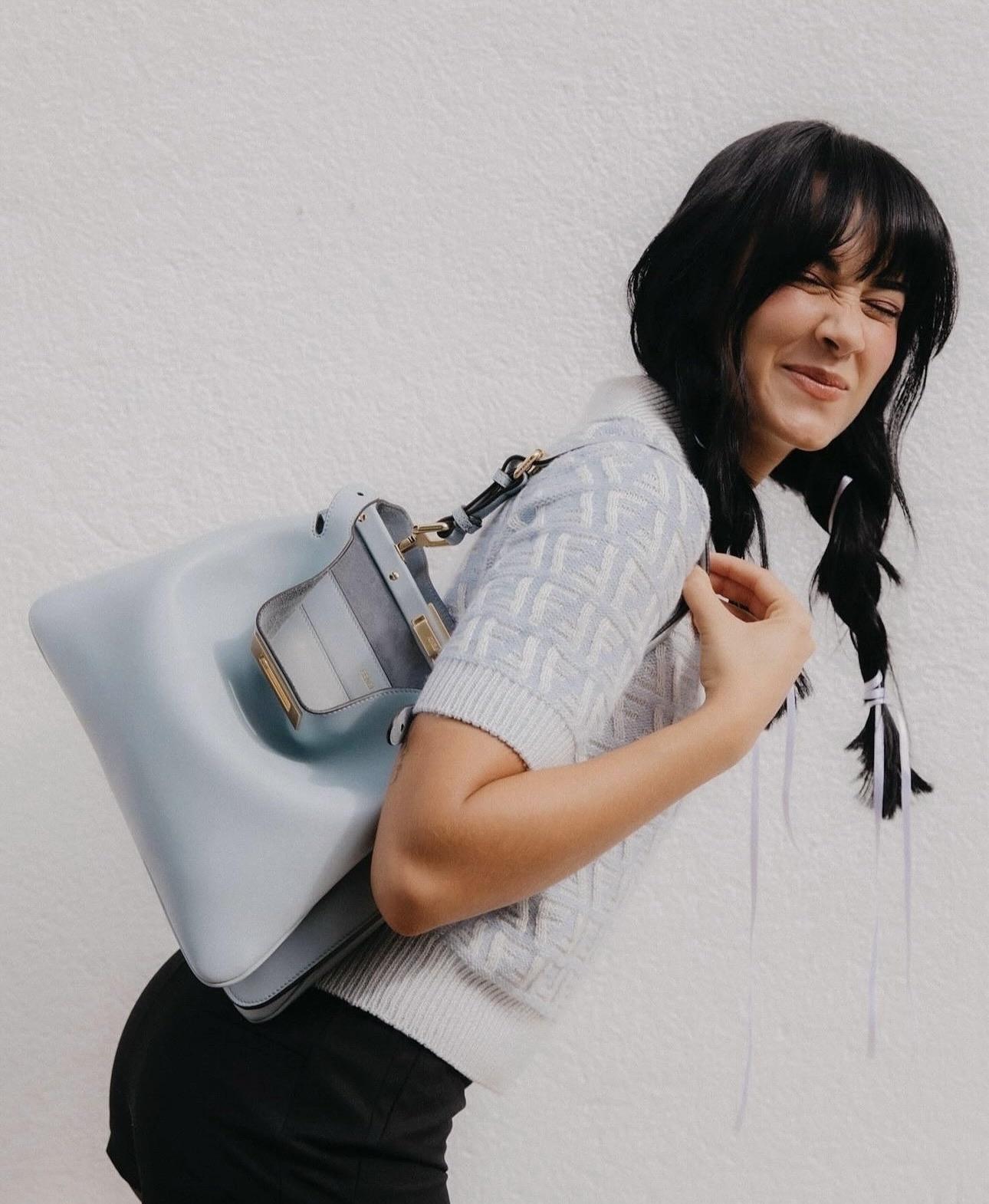 Social Aitana con polo Fendi🩵