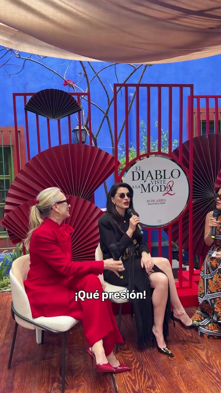 Social El elenco de El Diablo viste a la moda 2 visita la Casa Azul