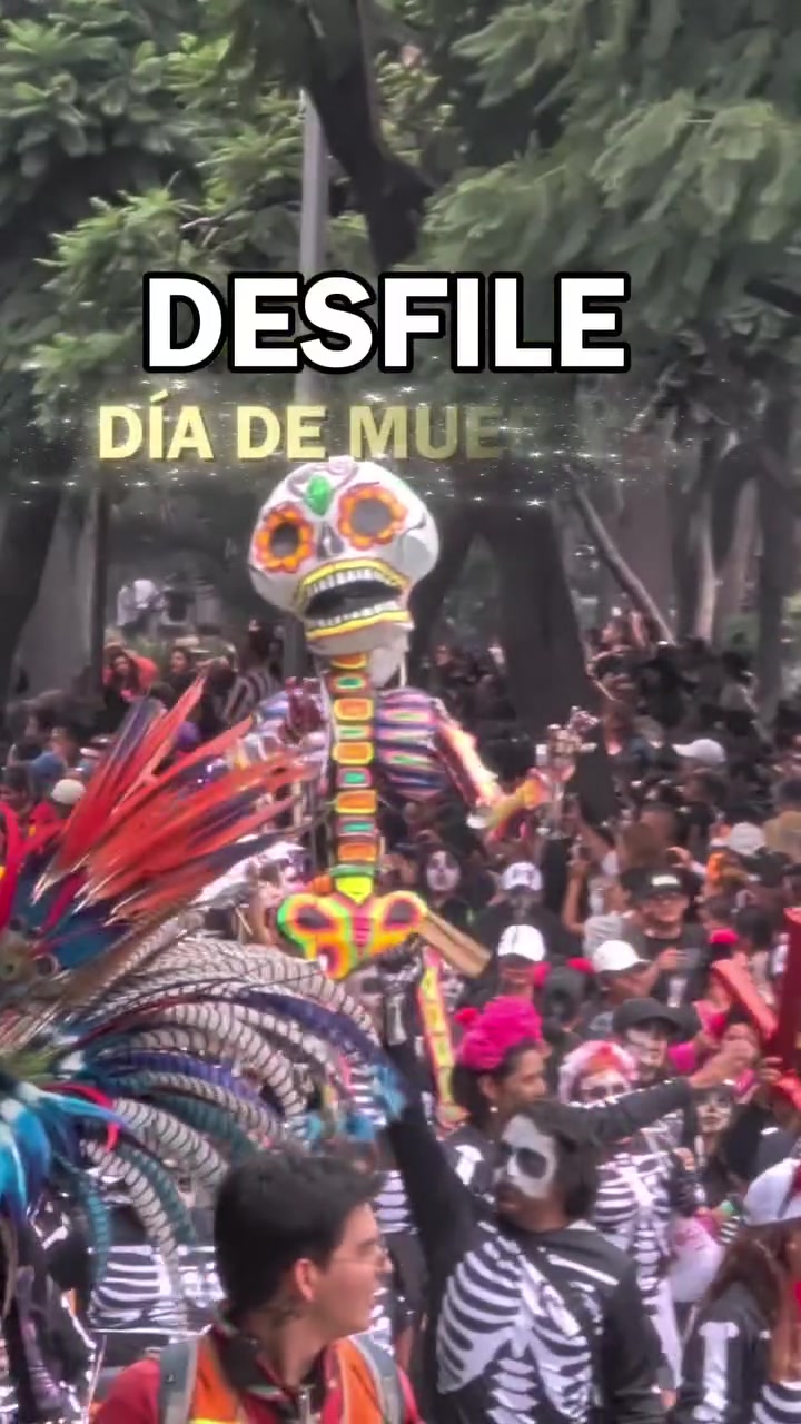 Social Desfile de Dia de Muertos por las avenidas de CDMX