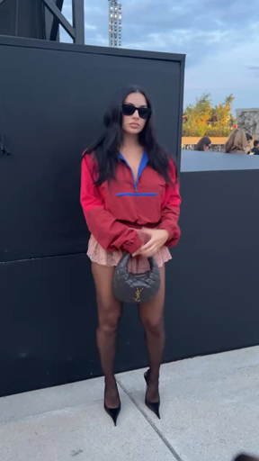 Social Charlie XCX apuesta por el estilo sporty chic