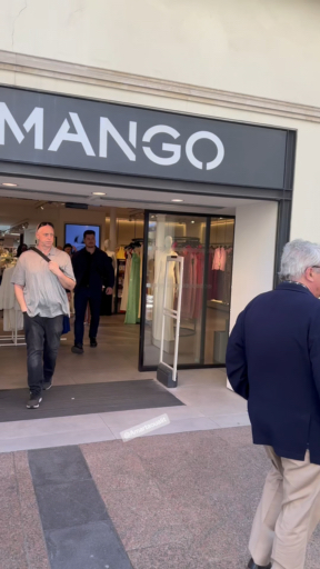 Social Selena Gomez disfruta de compras en Cannes