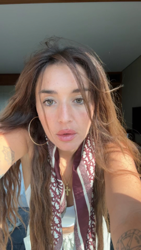 Social Combinar el pañuelo de Dior como Lola Índigo