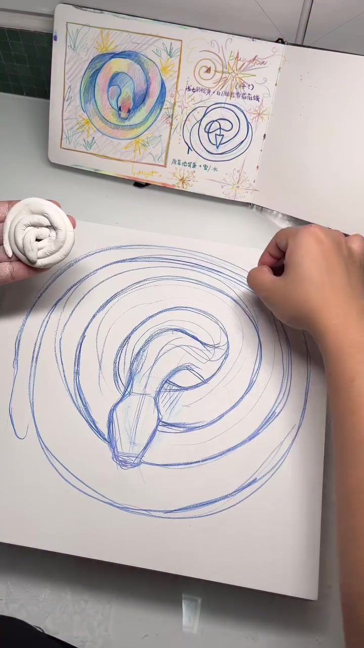 Social Esculpiendo magia con las manos 🐍✨