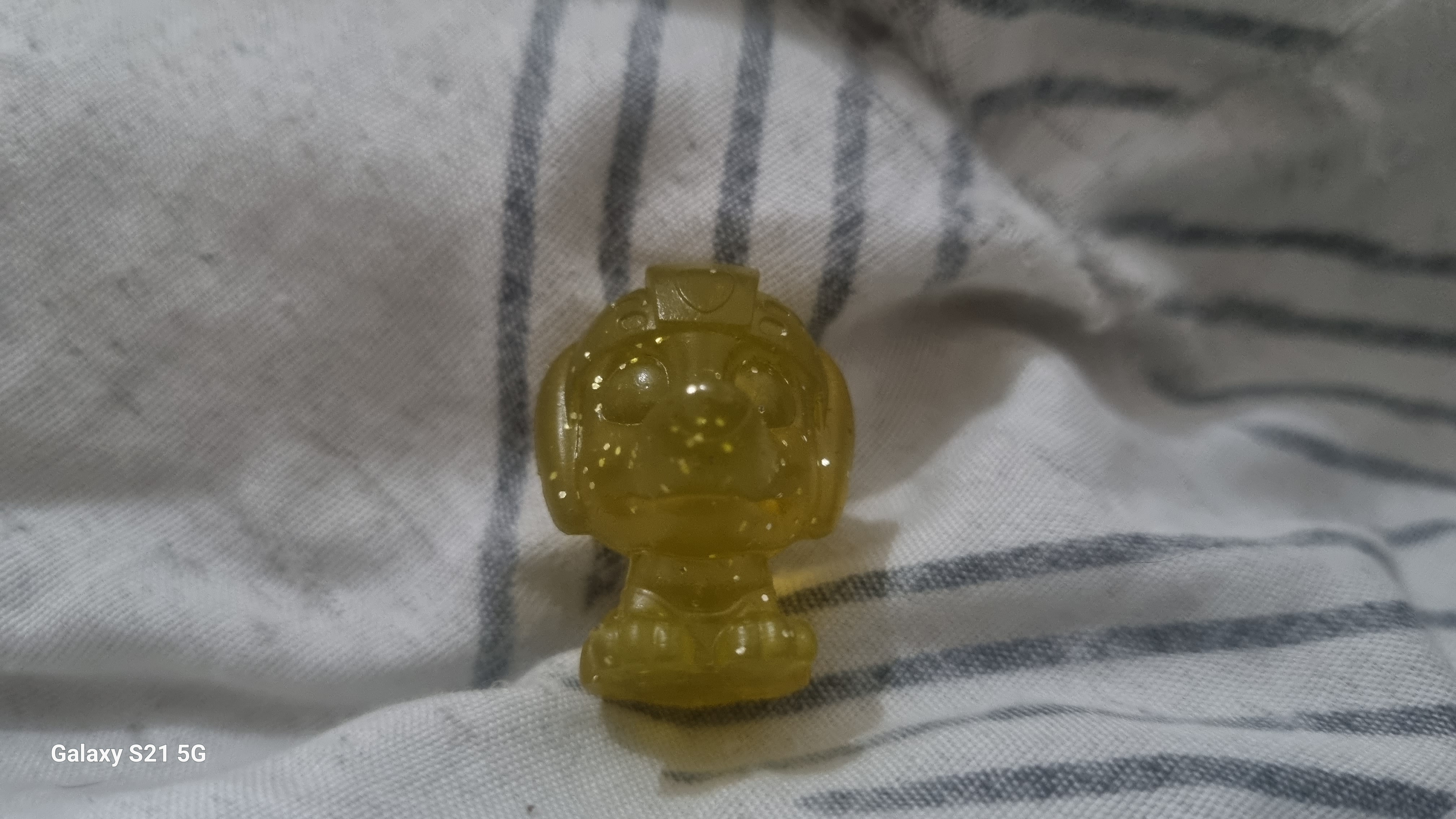 Social Brinquedo de coleção amarelo com glitter  da patrulha canina