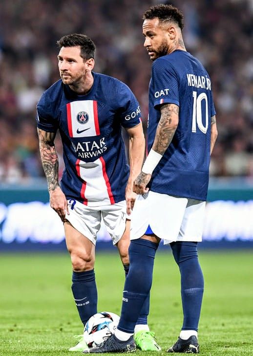 Social Jantar em Ibiza: Neymar foi peça-chave para convencer Messi a assinar com o PSG